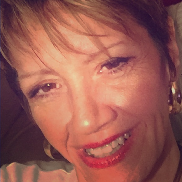 Meet your Posher, Tammi - Picture 1 of 2